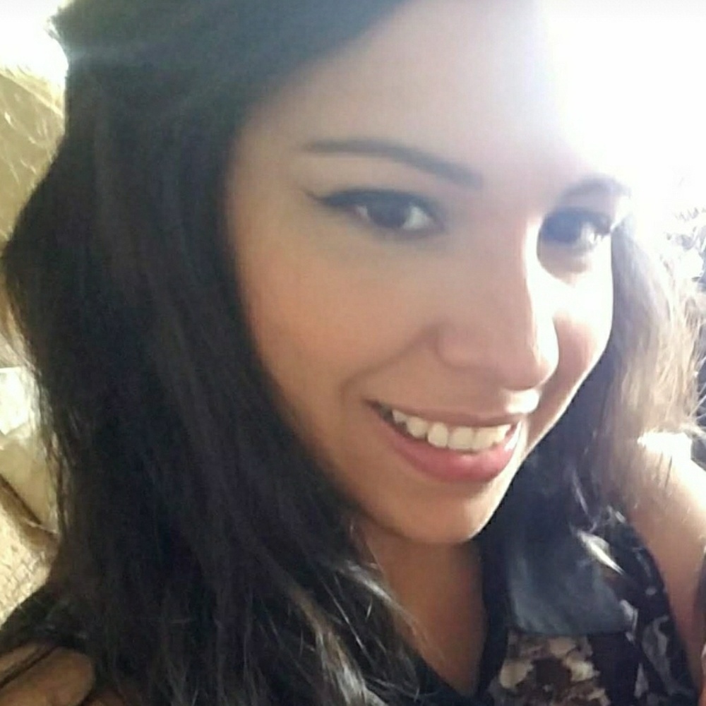 Meet your Posher, Bee